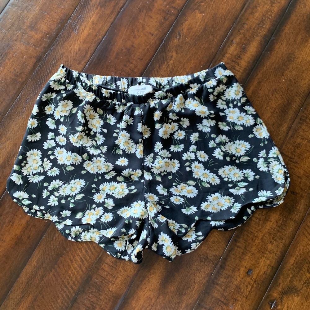 LA Hearts daisy shorts